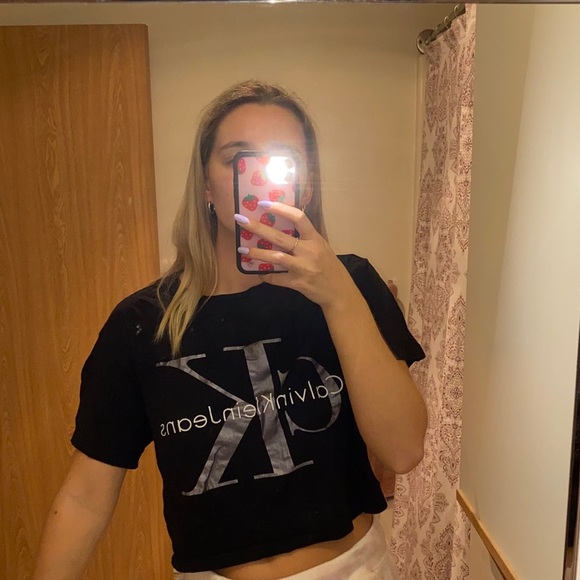 Calvin Klein cropped T-shirt - Picture 3 of 3